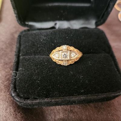 Vintage Diamond Ring Size 16.9mm (size 6.5) 2.53G
