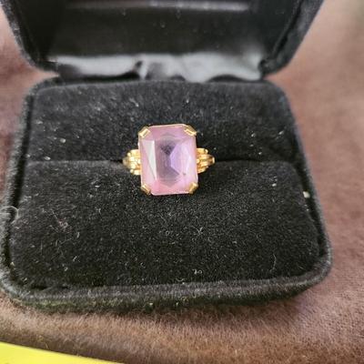 10K Gold Emerald Cut Amethyst Ring Size 16.5mm 2.63 Grams