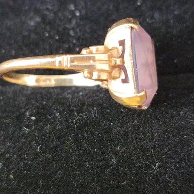 10K Gold Emerald Cut Amethyst Ring Size 16.5mm 2.63 Grams