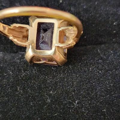 10K Gold Emerald Cut Amethyst Ring Size 16.5mm 2.63 Grams