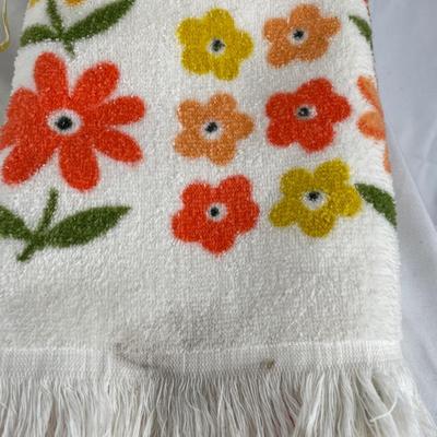 Towel, clear glass with yellow depression oval vegetable bowl