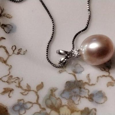 Elegant Akoya Pink Pearl and Diamond Pendant 14K Bale and 18" 14K Gold Chain