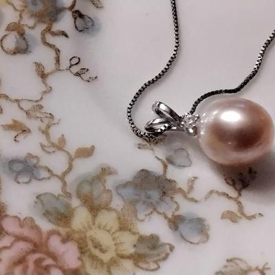 Elegant Akoya Pink Pearl and Diamond Pendant 14K Bale and 18" 14K Gold Chain