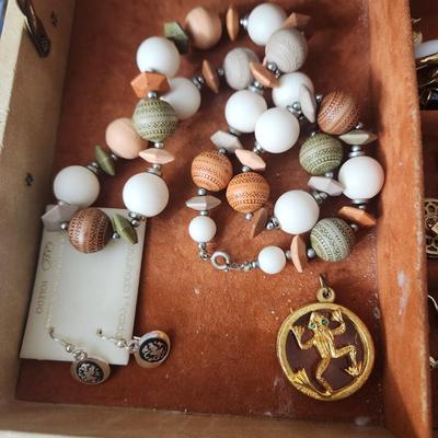 Jewelry Box Fill w costume jewelry Earings, necklaces, brooches, pins and more