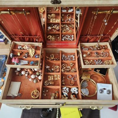Jewelry Box Fill w costume jewelry Earings, necklaces, brooches, pins and more