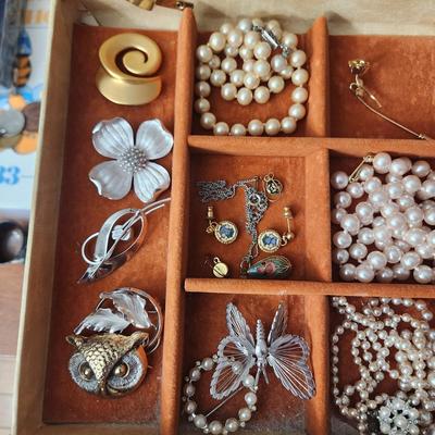Jewelry Box Fill w costume jewelry Earings, necklaces, brooches, pins and more
