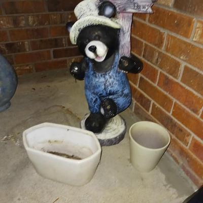 "WIPE YOUR PAWS" PLASTIC BEAR AND FLOWER POTS