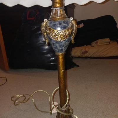 2 TABLE LAMPS