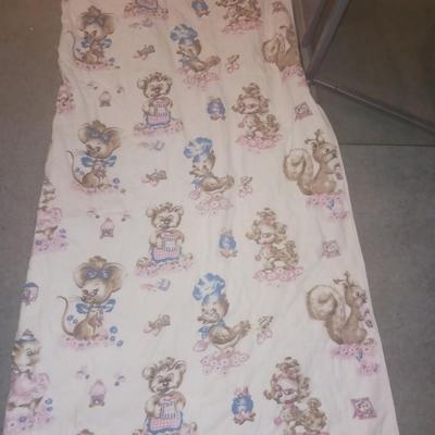 CHILDRENS QUILT, BOX OF PHONE CORDS APPLE AND ANDROID