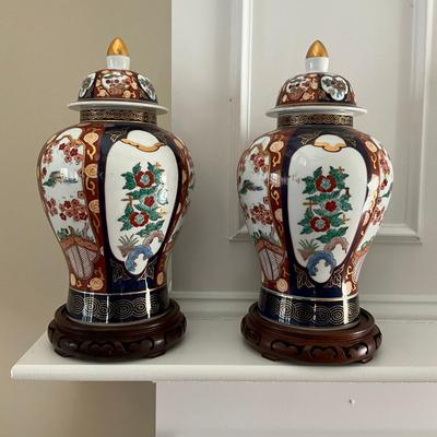 272 Gold Imari Porcelain Urns With Lid
