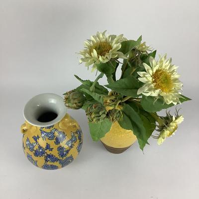 289 Yellow & Blue Chinese Vase With Yellow Flower Pot