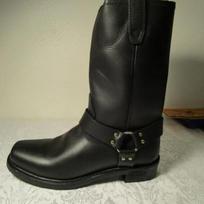 Dingo men's black harness work boot, size 14D
