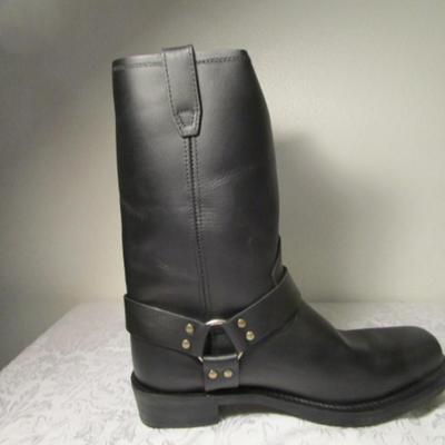 Dingo men's black harness work boot, size 14D