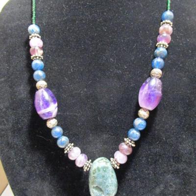 Bead & stone Necklace 20" with 1"pendant and double magnetic hook