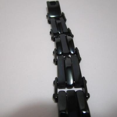 8-3/4" black linked stainless steel bracelet