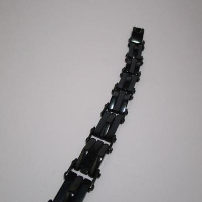 8-3/4" black linked stainless steel bracelet