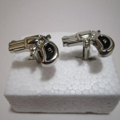 Pistol cufflinks (3/4" long), silver & black