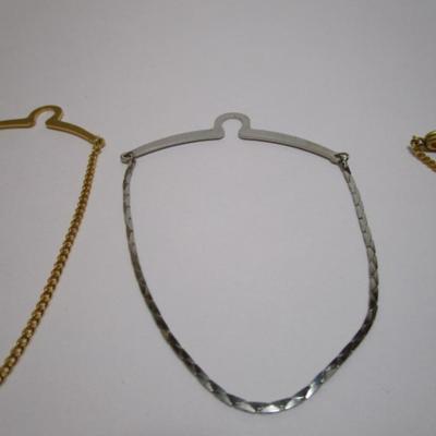 3 tie chains