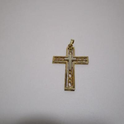 14K gold cross, 3/4" x 1-1/4"