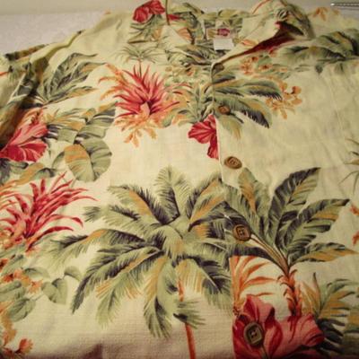 Vintage Hilo Hattie button-up Hawaiian shirt
