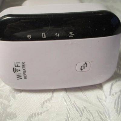 Vivint Router Type SM2-2W10 with WIFI repeater