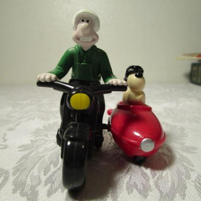 Wallace & Gromit pull-back toy motorcycle with side car
