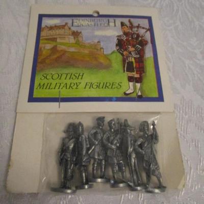 Pewter Scottish military figures