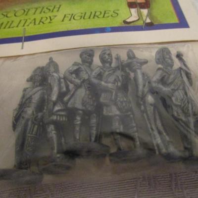 Pewter Scottish military figures