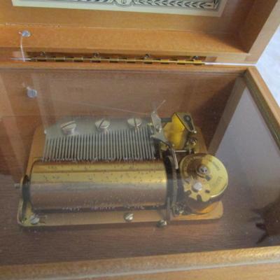 Vintage Reuge Sainte-Croix Swiss movement music box