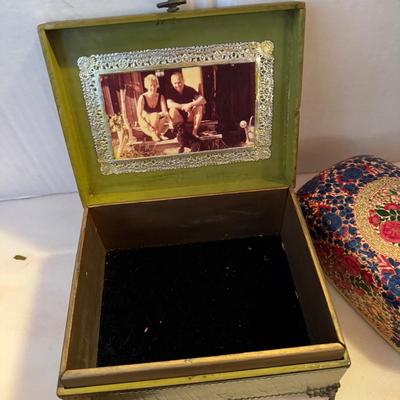 830 Set of 3 Vintage Trinket / Jewelry Boxes
