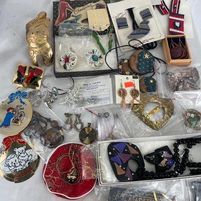 Interesting vintage jewelry