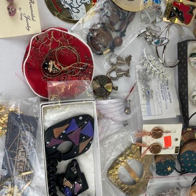 Interesting vintage jewelry