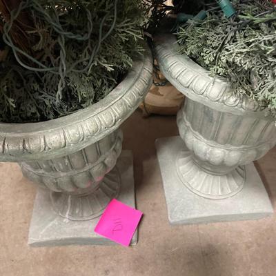Outdoor Christmas tree decor