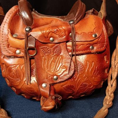 VERY UNIQUE LEATHER TOOLED PURSE WITH SADDLE