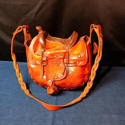 VERY UNIQUE LEATHER TOOLED PURSE WITH SADDLE