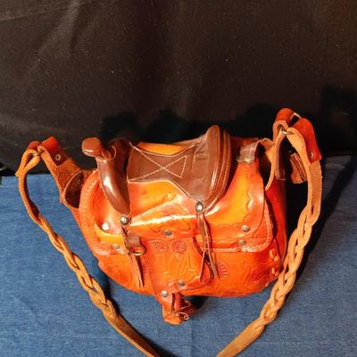 VERY UNIQUE LEATHER TOOLED PURSE WITH SADDLE