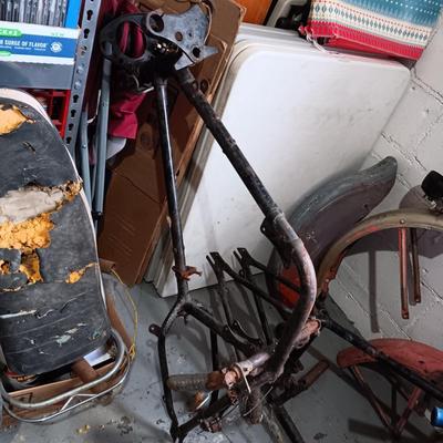 HUGE LOT OF PARTS FOR HARLEY DAVIDSON EARLY YEARS MOTORCYCLES