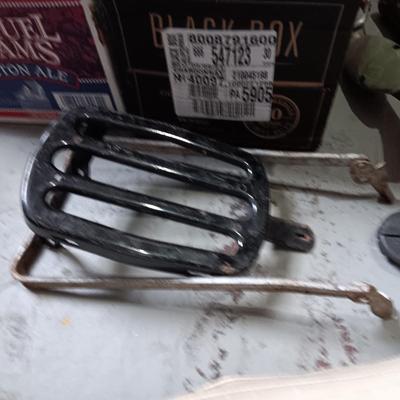 HUGE LOT OF PARTS FOR HARLEY DAVIDSON EARLY YEARS MOTORCYCLES