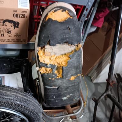 HUGE LOT OF PARTS FOR HARLEY DAVIDSON EARLY YEARS MOTORCYCLES