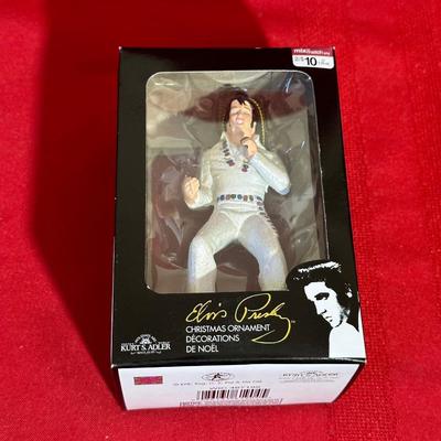 ELVIS PRESLEY MUSICAL FIGURE AND 2 ORNAMENTS
