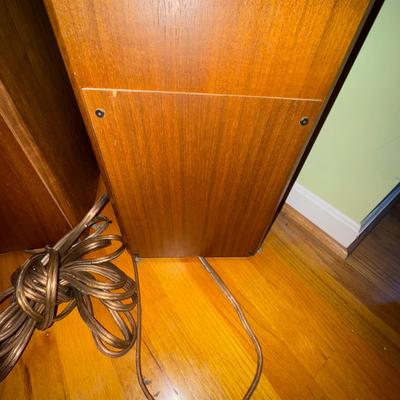 737 Vintage Pair of ADS Speakers Model: L1290/2
