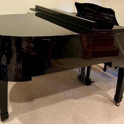Yamaha G3 Baby Grand Piano -Like New