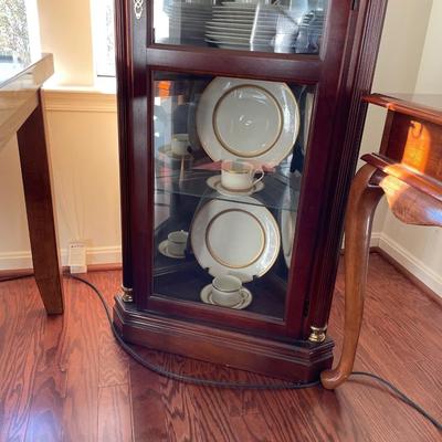 Corner Curio Cabinet w/Light