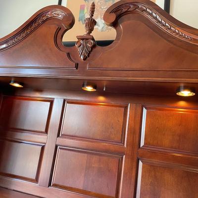 Traditional Victorian Style Cherry Wood Queen Size Bed with Storage and Lighting