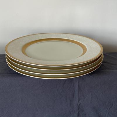 Mikasa Lace Print with Gold Trim Fine China Set of 5