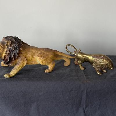 Set of Lion sculptures