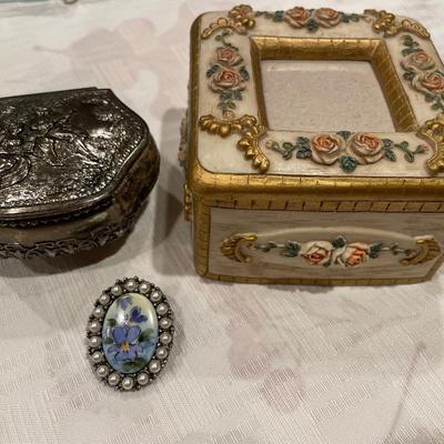 2 trinket boxes with pin