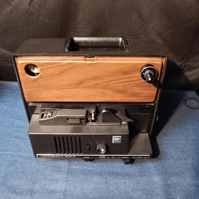 KODAK INSTAMATIC M67-K MOVIE PROJECTOR