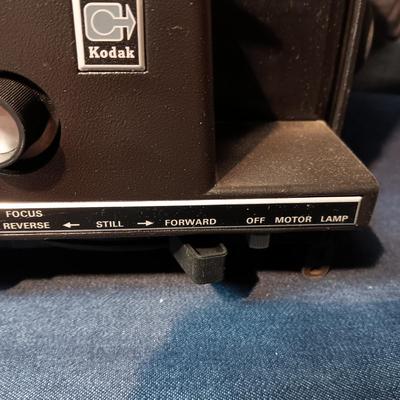 KODAK INSTAMATIC M67-K MOVIE PROJECTOR