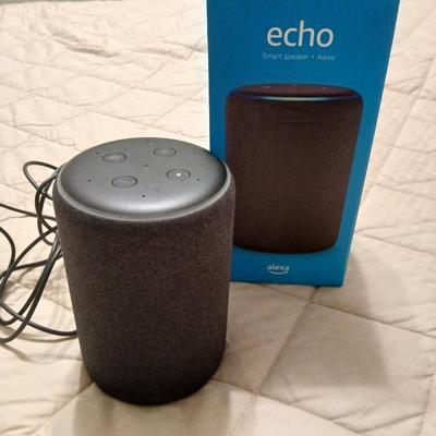 Echo Smart speaker Alexa - stream music - Control smart home devices